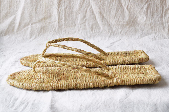 Straw Sandals for Men and Wome - مراجعة Women'S Shoes Hands Free وسعره