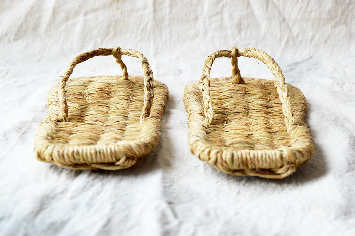 Straw Sandals for Men and Wome - مراجعة Women'S Shoes Hands Free وسعره