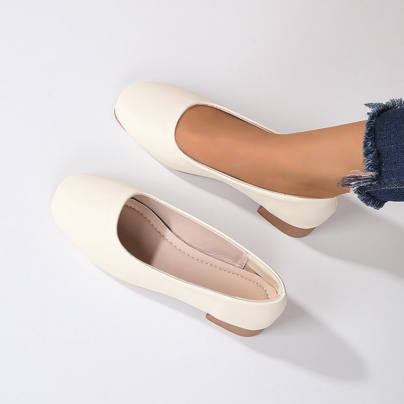 Soft Leather Round Toe Slip-On - مراجعة Women Shoes Casual وسعره